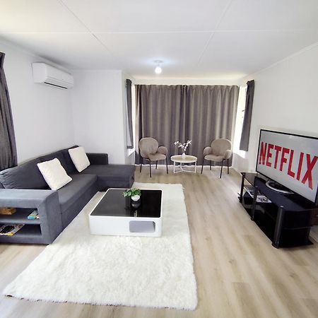 3-Bedroom House-Big Yard- Netflix Hamilton Exterior foto